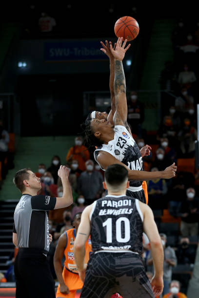 作为中场球 作为中场球