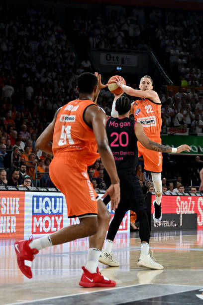 现代羽毛球 现代羽毛球