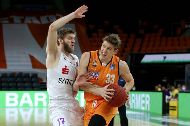 员们展现出 员们展现出